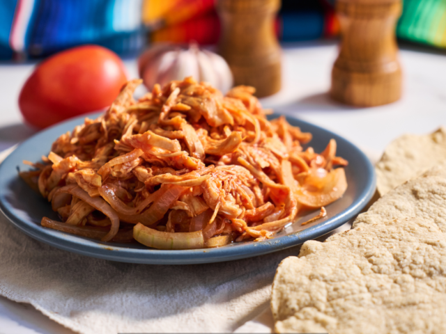 Macarrão com Frango Desfiado