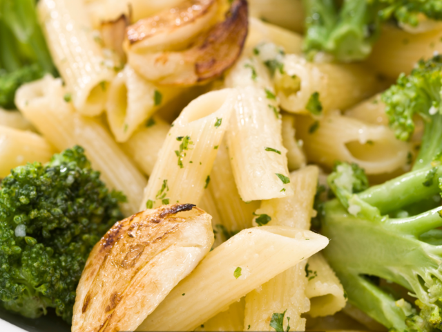 Penne com Brócolis e Alho: Leve e Cheio de Sabor