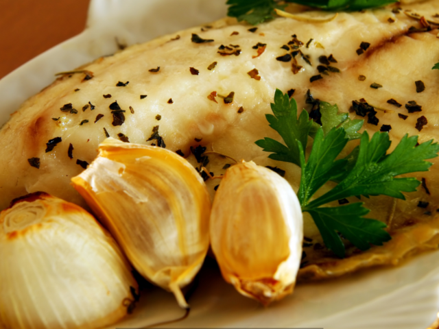 Tilápia Grelhada com Alho: Leve e Cheia de Sabor