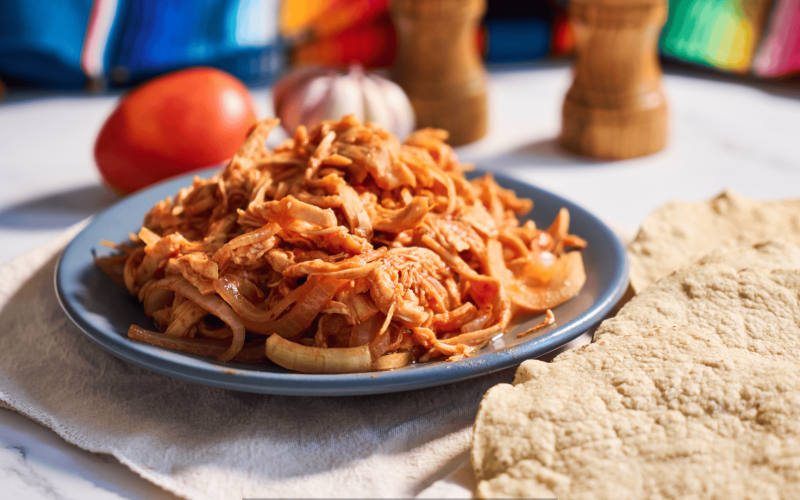 Macarrão com Frango Desfiado